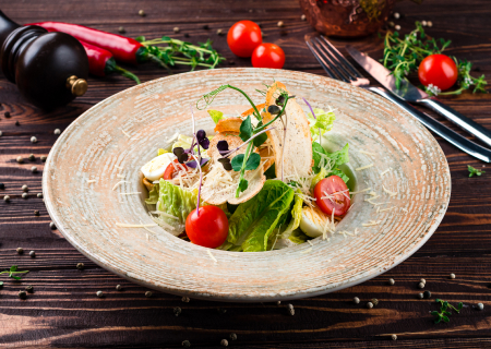 Салат Цезарь (цыпленок/креветки/лосось)