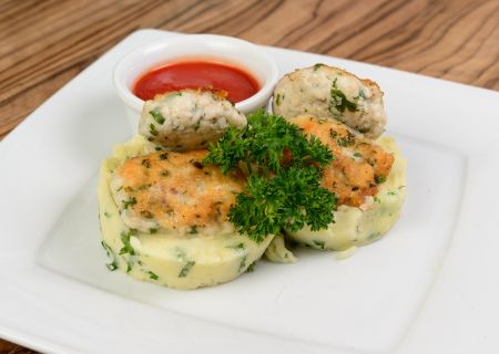 Куриные котлеты с картофельным пюре